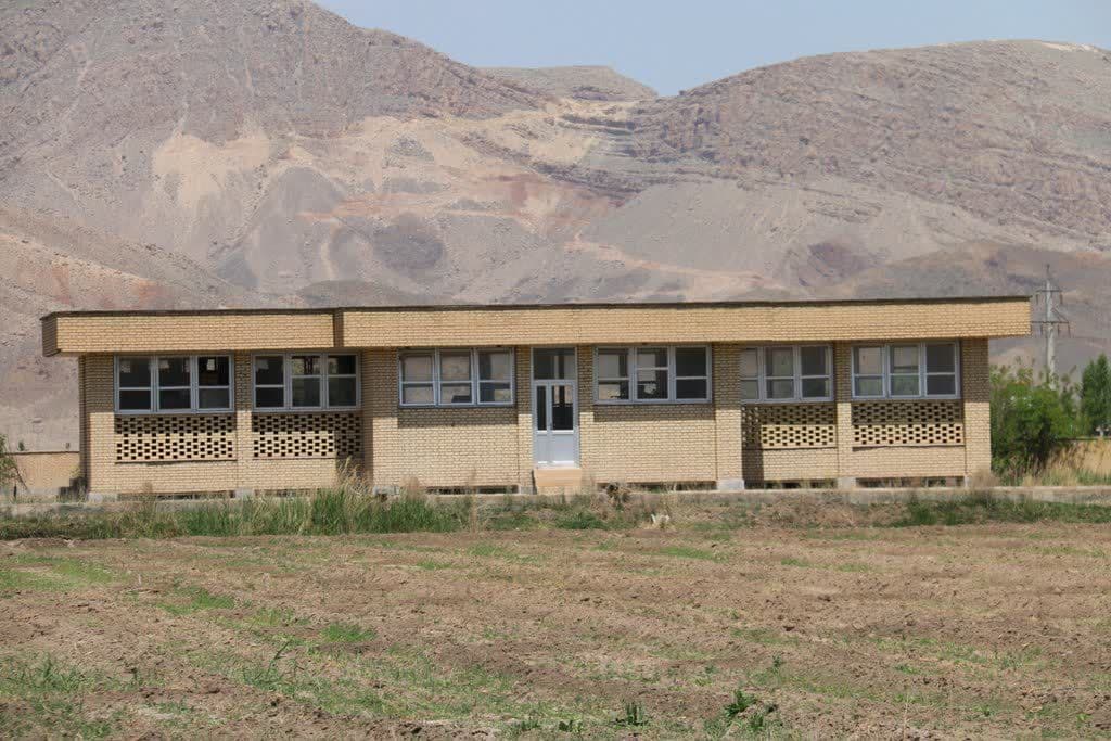 بازدید فرماندار ویژه شهرستان خوی از ایستگاه تحقیقات و آموزش زنبور عسل شمال غرب کشور