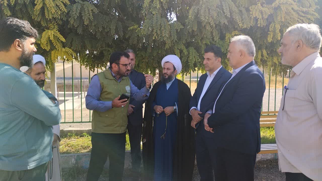 بررسی میدانی وضعیت گلزار شهدای خوی با حضور فرماندار ویژه شهرستان