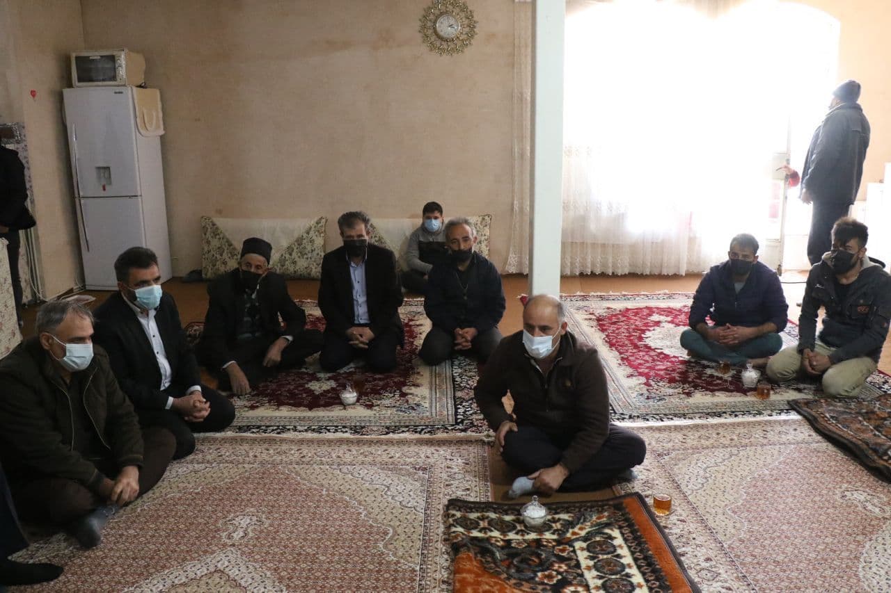 دیدار استاندار آذربایجان غربی با خانواده های آسیب دیده روستای شوریک خوی