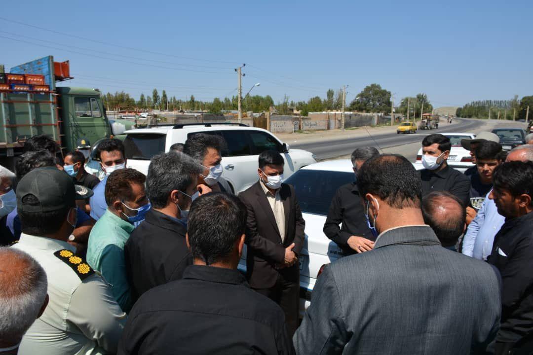 مدیرکل راه و شهرسازی آذربایجانغربی در جمع مردم روستای شعبانلو خوی: انتظار همکاری مردم در تکمیل کریدور بزرگراهی غرب کشور را داریم.