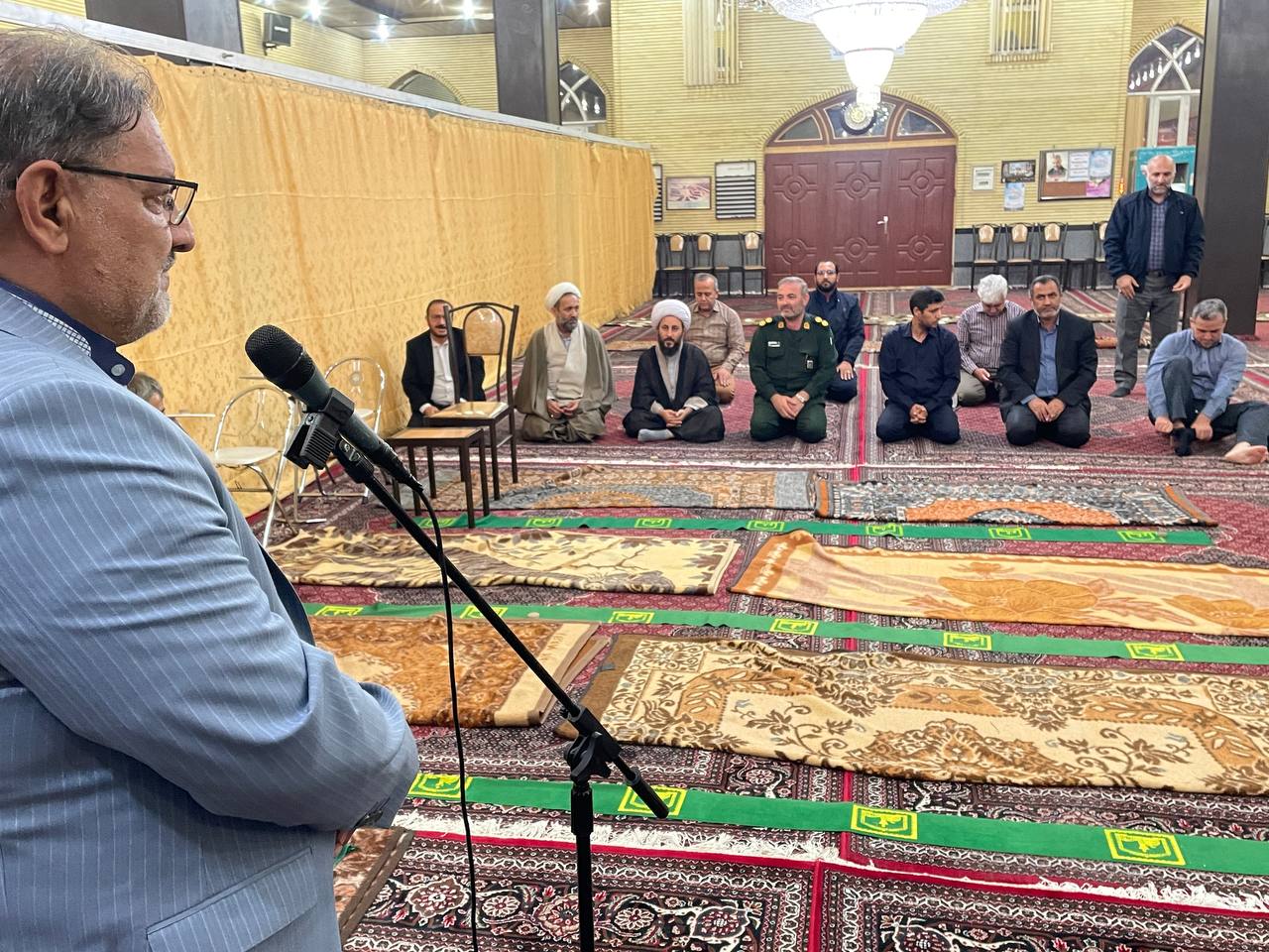 دیدار صمیمی فرماندار و امام جمعه خوی با جمعی از اهالی شهر فیرورق