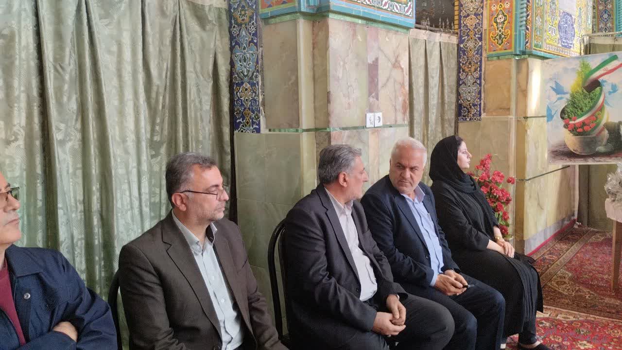 توزیع 115 پک آموزشی در بین نیازمندان