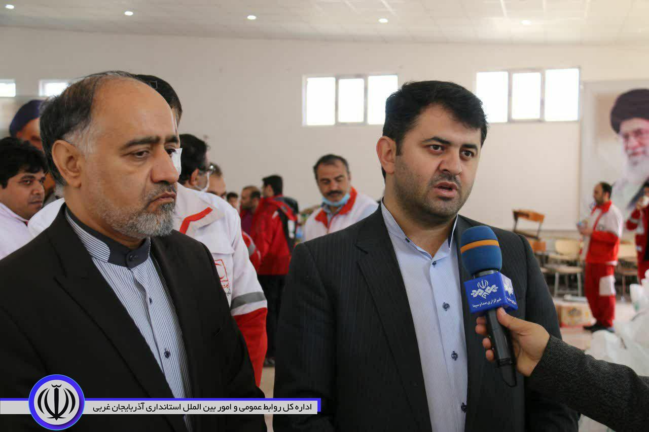 معاون هماهنگی امور عمرانی استاندار آذربایجان غربی از توزیع 5000 بسته غذایی و بهداشتی به ارزش 15میلیارد ریال میان مردم زلزله زده بخش قطور خبر داد.