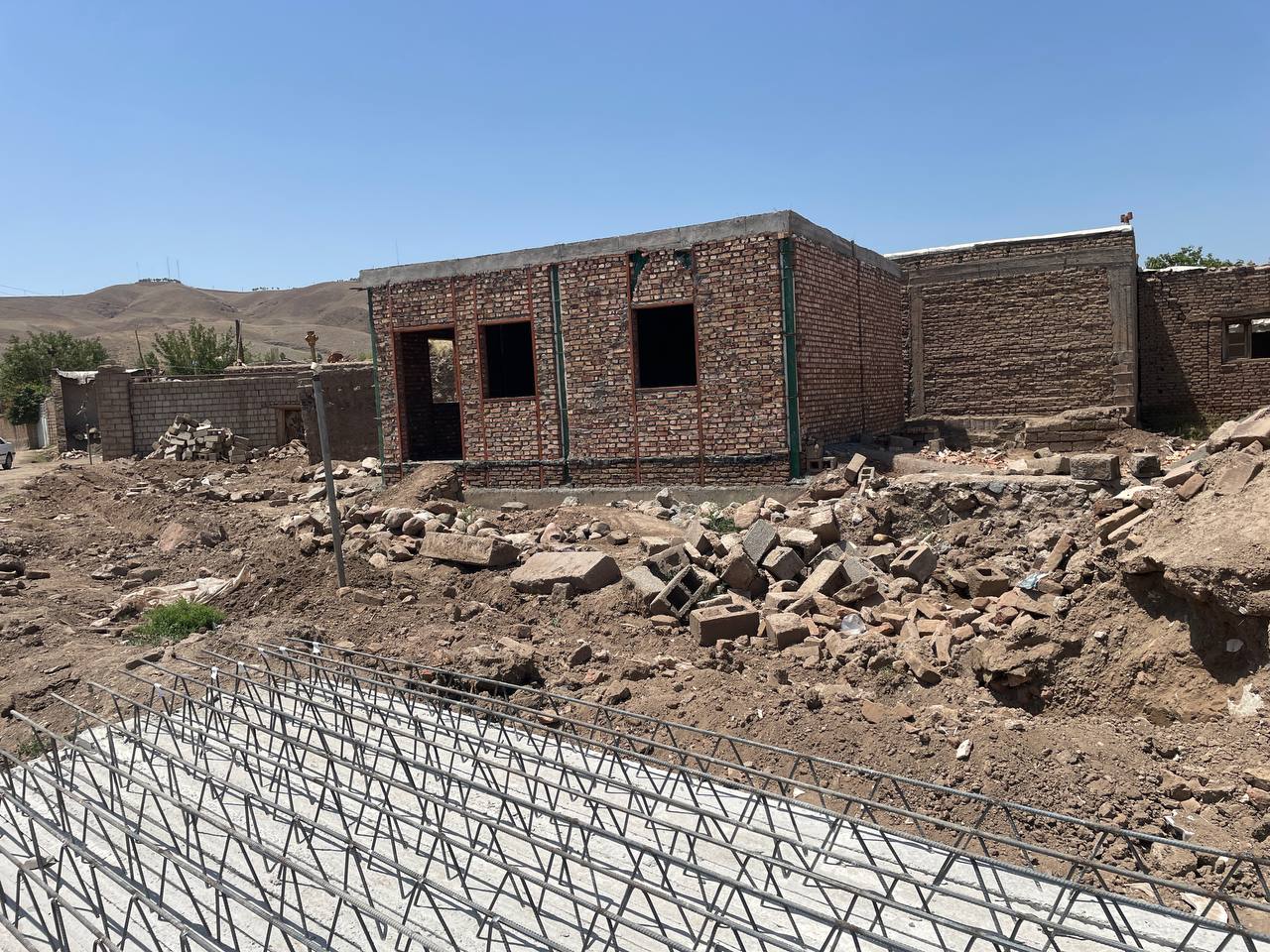 مدیریت انقلابی و بازسازی جهادی مناطق زلزله زده روستای فنایی