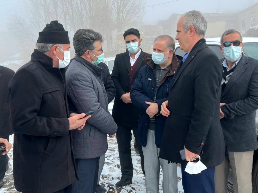 بازدید سرپرست فرمانداری ویژه شهرستان خوی از مناطق زلزله زده قطور