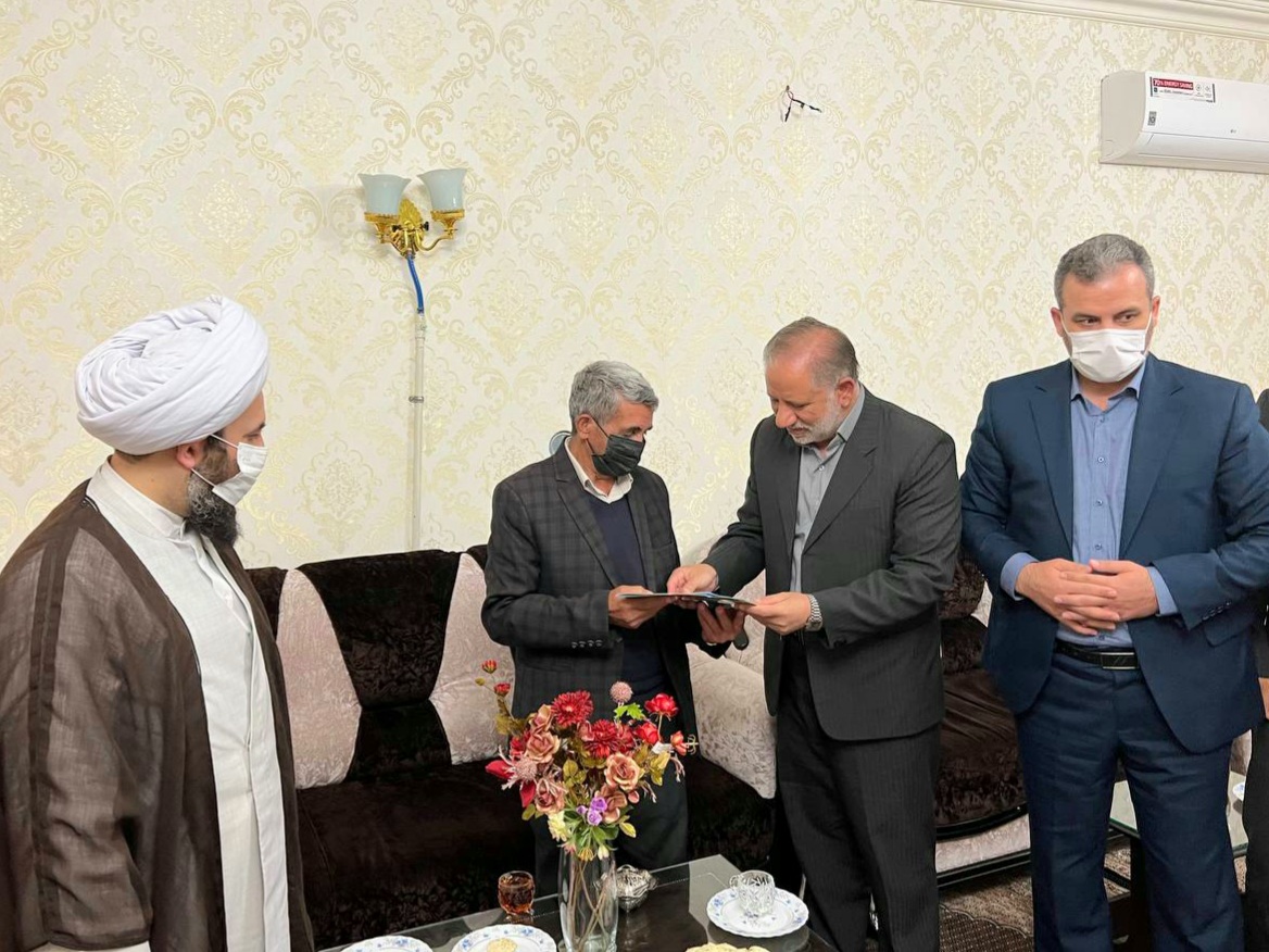 دیدار فرماندار خوی با خانواده های معظم شهداء و ایثارگران