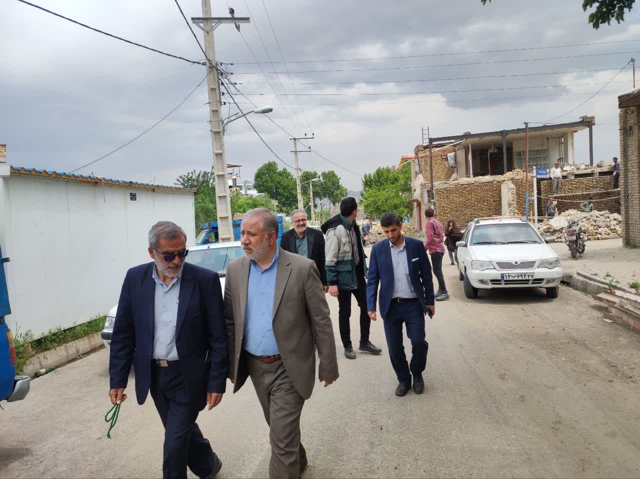 آلبوم تصویری/ بازدید فرماندار ویژه خوی از روند بازسازی واحد های مسکونی آسیب دیده از زلزله شهر فیرورق