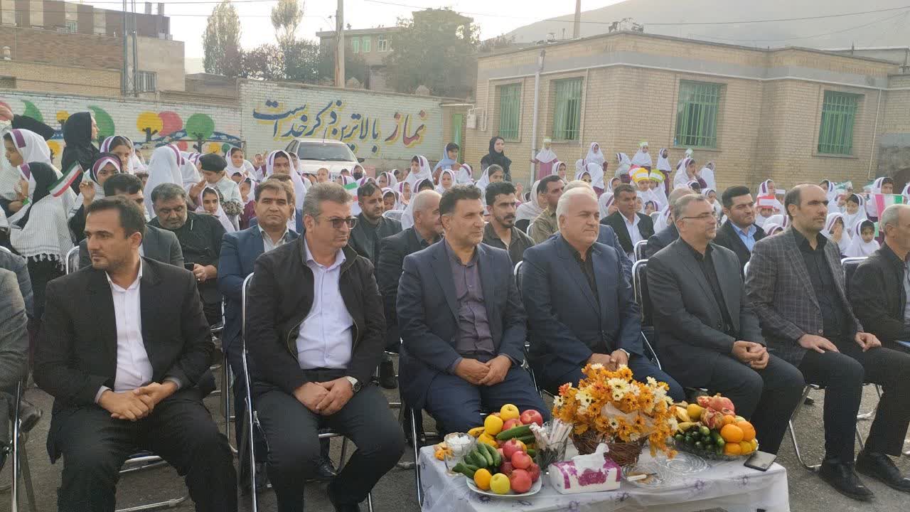 خیرین مدرسه ساز، سازندگان آینده کشور هستند