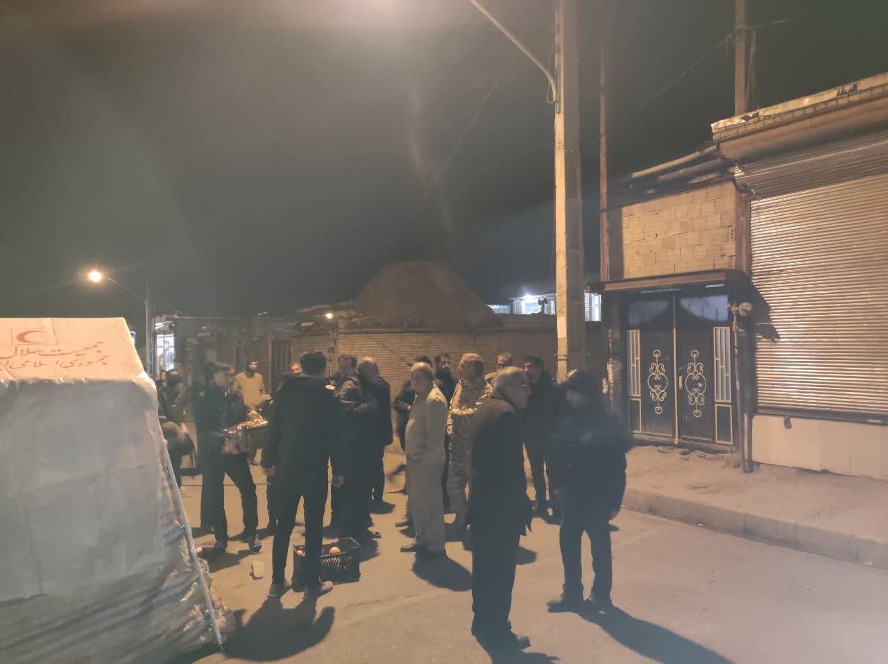آلبوم تصویری/ بازدید شبانه فرماندار خوی از اسکان اضطراری زلزله زدگان فیرورق