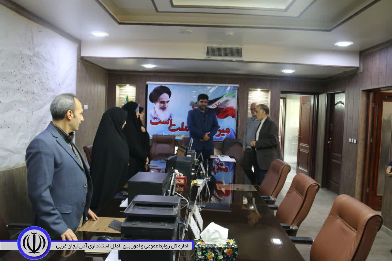 بازدید فرماندار شهرستان خوی از محل ثبت نام داوطلبین یازدهمین دوره انتخابات مجلس شورای اسلامی