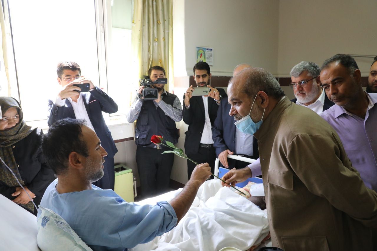 حضور وزیر کشور در مناطق زلزله زده شهرستان خوی