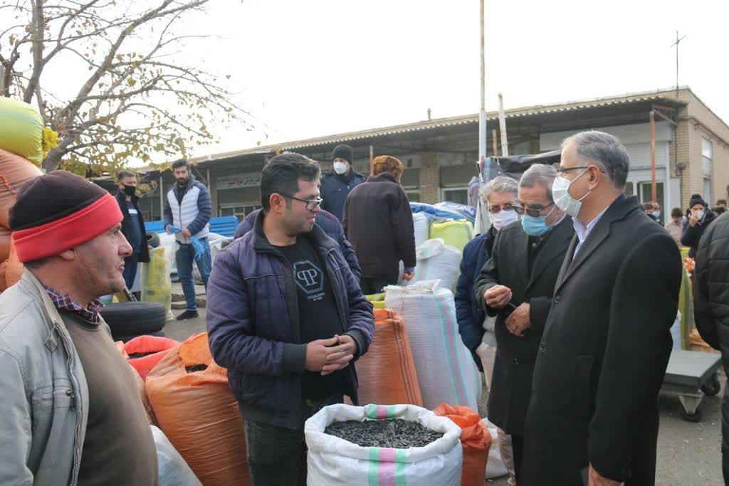 بازدید فرماندار شهرستان خوی از نحوه اجرای پروتکلهای بهداشتی در میدان خشکبار