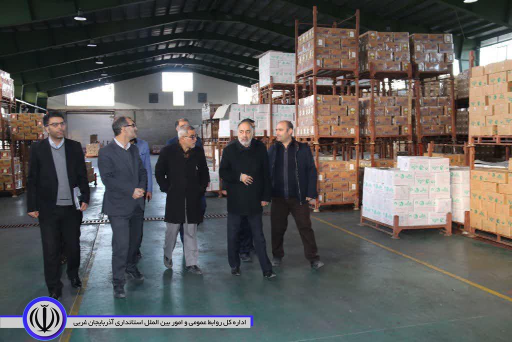 بازدید فرماندار شهرستان خوی از کارخانه کشت و صنعت نوشینه