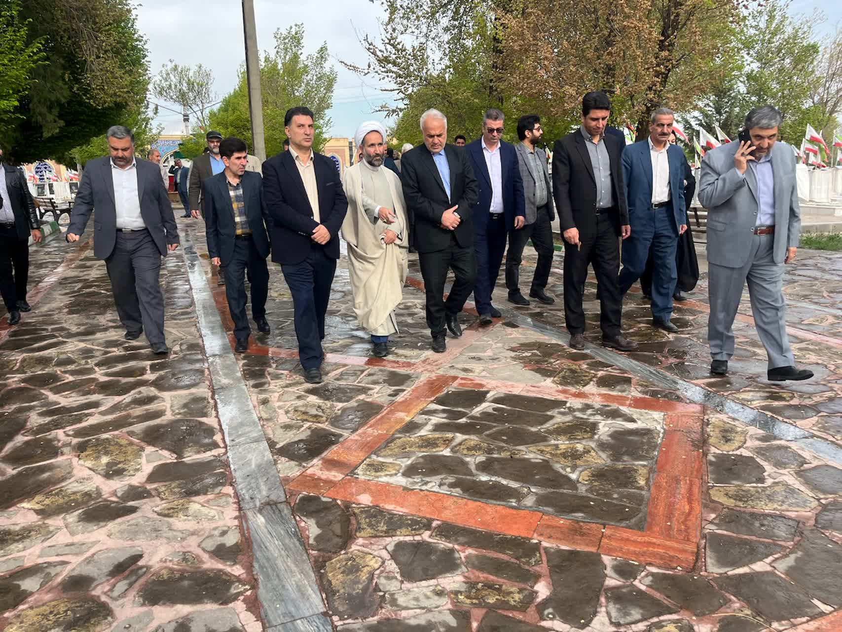 سرپرست فرمانداری خوی اولین روز کاری را در مزار شهدا آغاز کرد