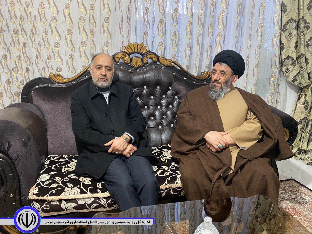 دیدار معاون استاندار و فرماندار ویژه شهرستان خوی با خانواده معظم شهداء بمناسبت دهه مبارک فجر
