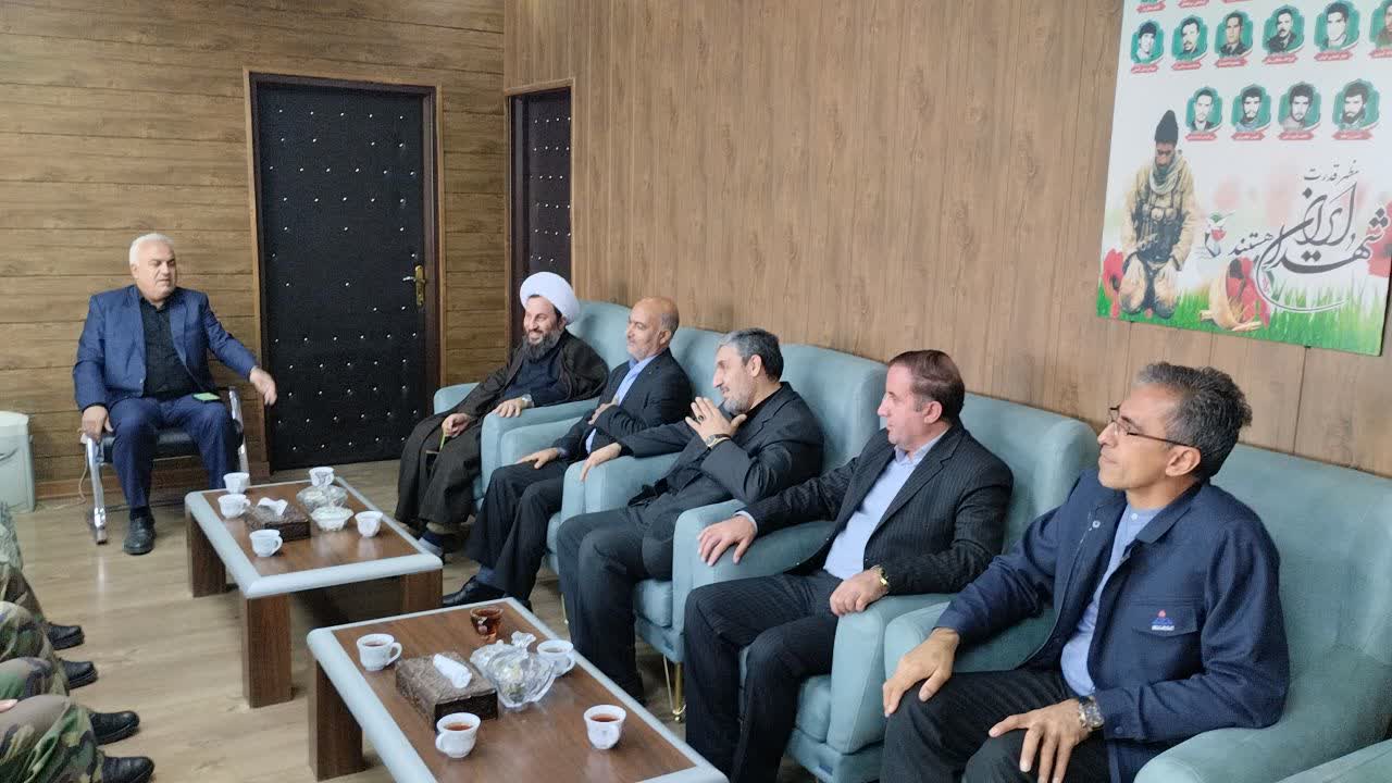 دیدار مدیراداره ارزشیابی، بازرسی و ایمنی ارتش با فرماندار خوی