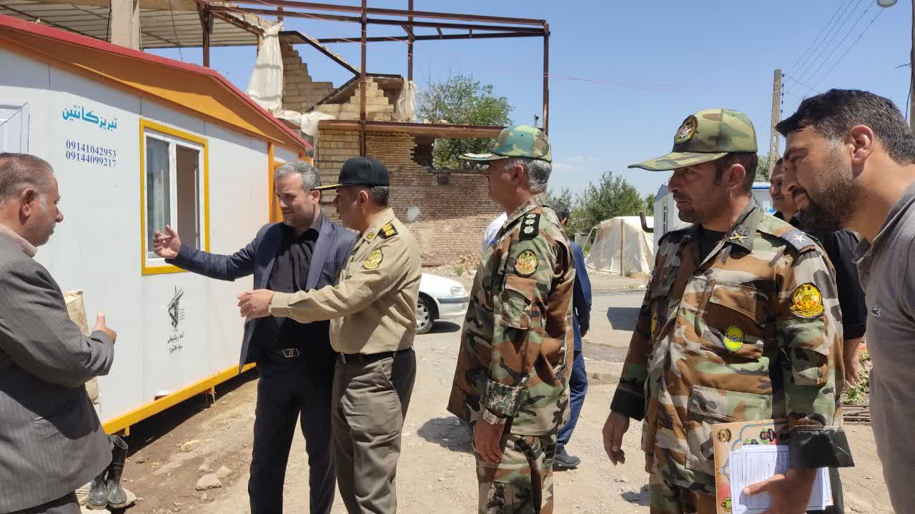 دیدار جانشین سازمان ایثارگران نیروی زمینی ارتش و فرماندار خوی با تنی چند از ارتشیان ایثارگر مناطق زلزله زده