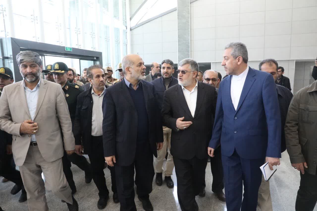 آلبوم تصویری / بازدید وزیر کشور و استاندار آذربایجان غربی از پایانه و ایستگاه مرزی راهآهن رازی در شهرستان خوی