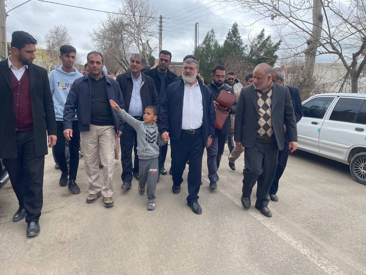 بازدید میدانی استاندار آذربایجانغربی از روند بازسازی مناطق زلزلهزده شهر فیرورق