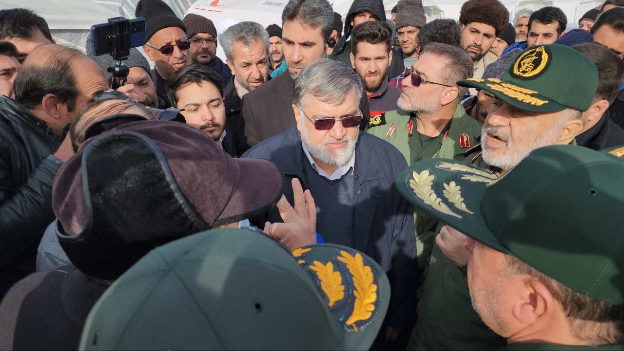 آلبوم تصویری/ بازدید فرمانده سپاه پاسداران انقلاب اسلامی از روند اسکان اضطراری زلزله زدگان شهرستان خوی
