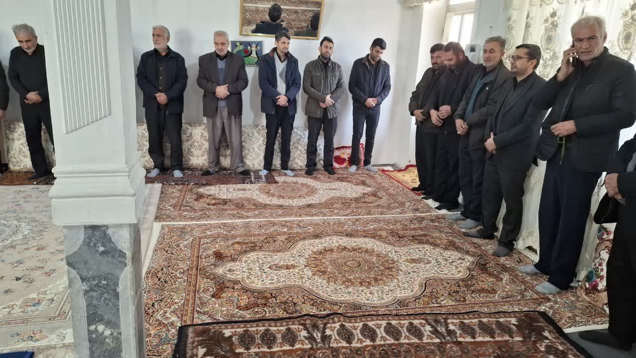 دیدار فرماندار خوی با خانواده مرحوم توحید یکانی