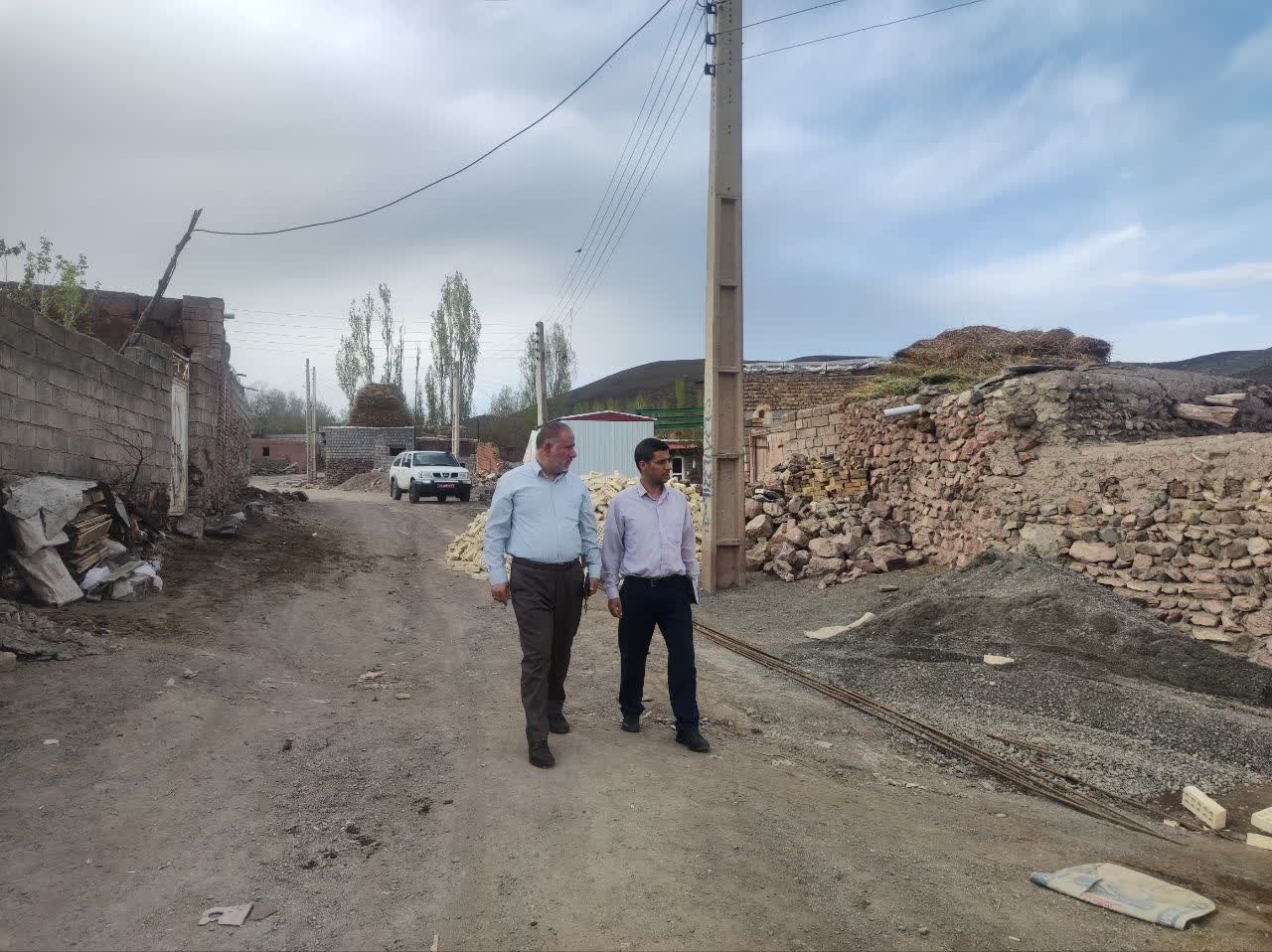 بازدید میدانی فرماندار خوی از روستاهای قریس، زاویه حسن خان و شهر فیرورق.