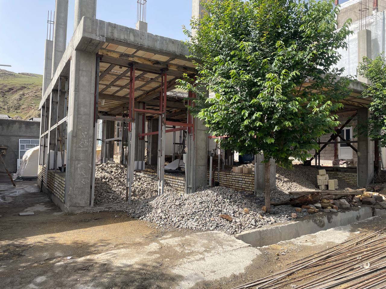 مدیریت انقلابی و بازسازی جهادی مناطق زلزله زده روستای وار