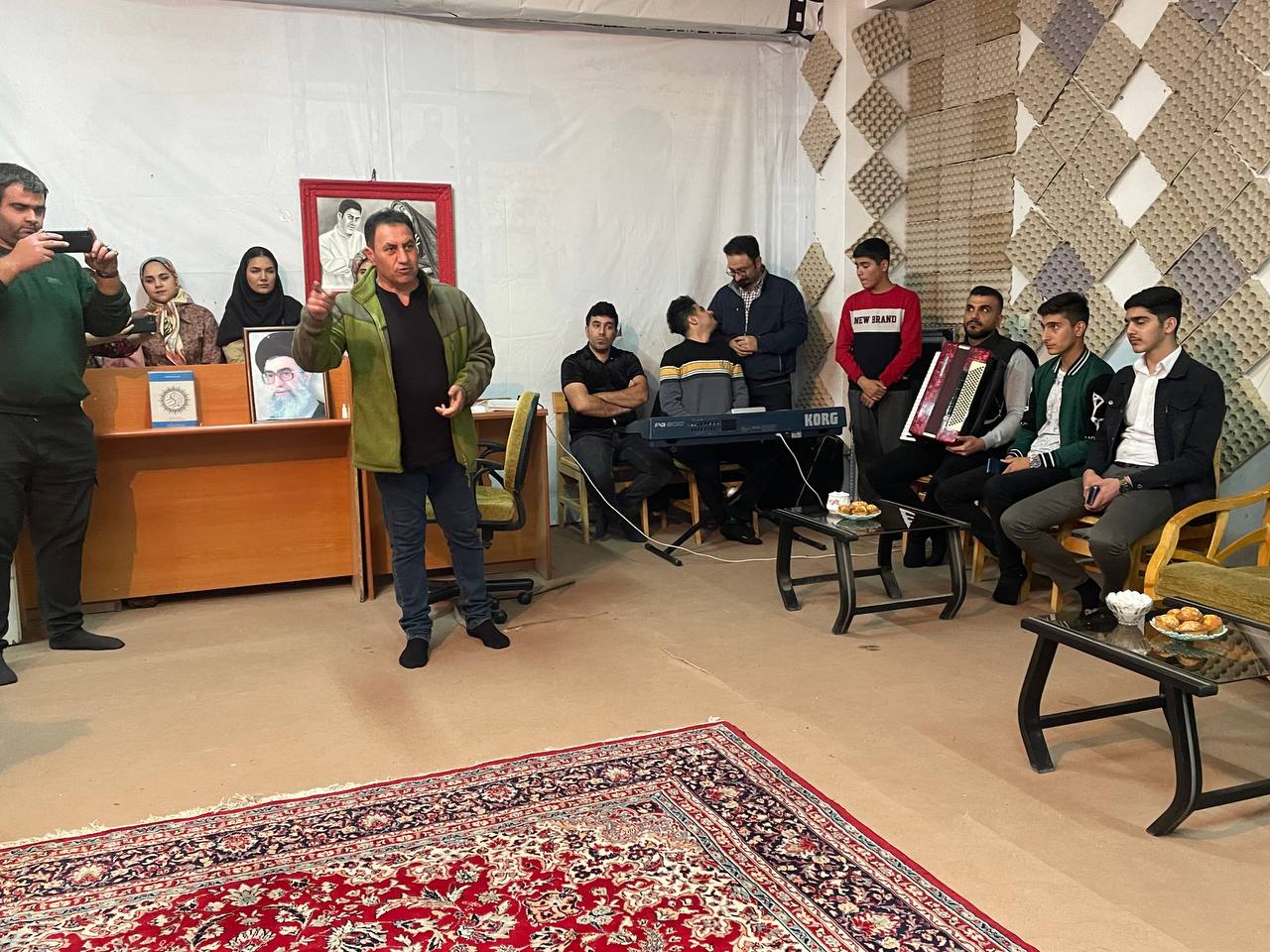 دیدار فرماندار با جمعی از هنرمندان خویی