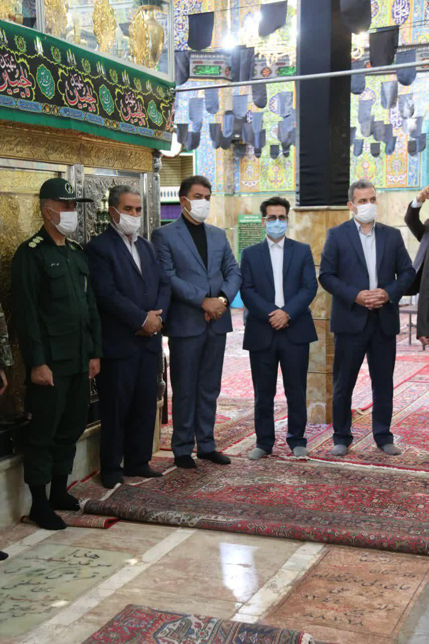 غبار روبی و عطر افشانی مزار شهداء بمناسب هفته دولت در شهرستان خوی
