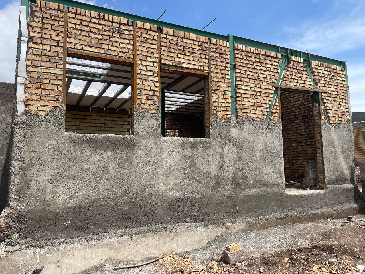 مدیریت انقلابی و بازسازی جهادی مناطق زلزله زده روستای قریس