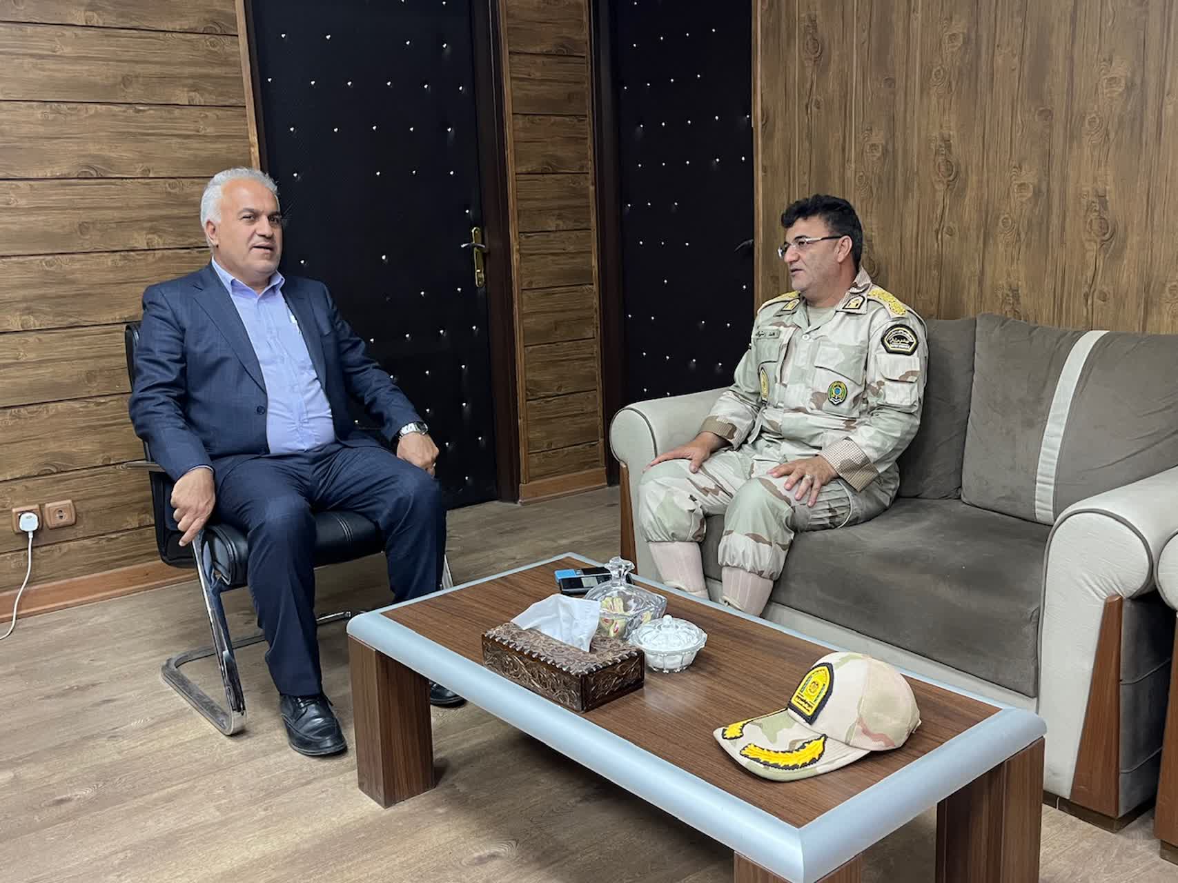 دیدار فرمانده هنگ مرزی خوی با سرپرست فرمانداری ویژه شهرستان