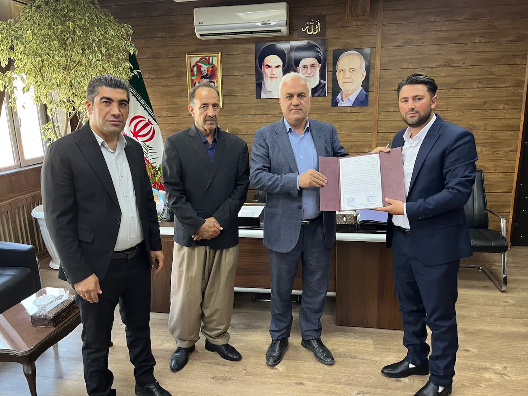 تجلیل شورای اسلامی شهر قطور از تلاشهای فرماندار خوی در مسیر توسعه شهر