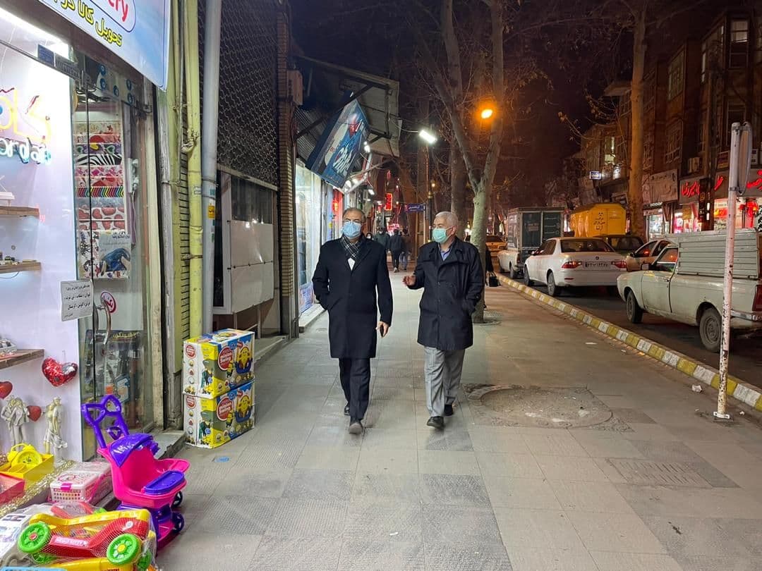 بازدید میدانی فرماندار ویژه شهرستان خوی و شهردار از وضعیت ترافیک هسته مرکزی شهر از جمله در خیابان امام و میدان بسیج