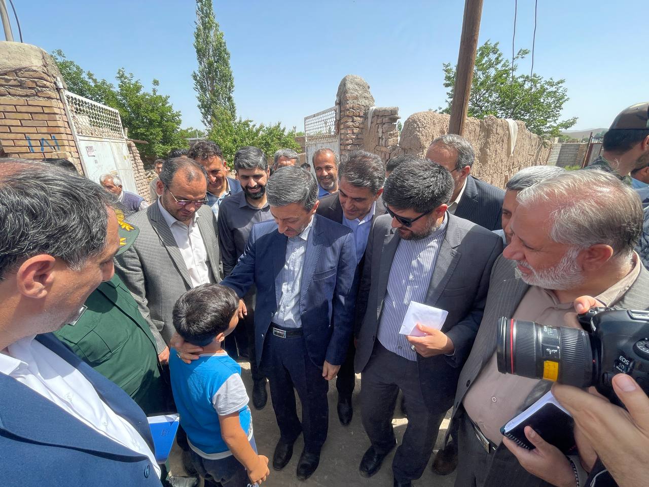 بازدید رئیس بنیاد مستضعفان از روند بازسازی مناطق زلزله شهرستان خوی