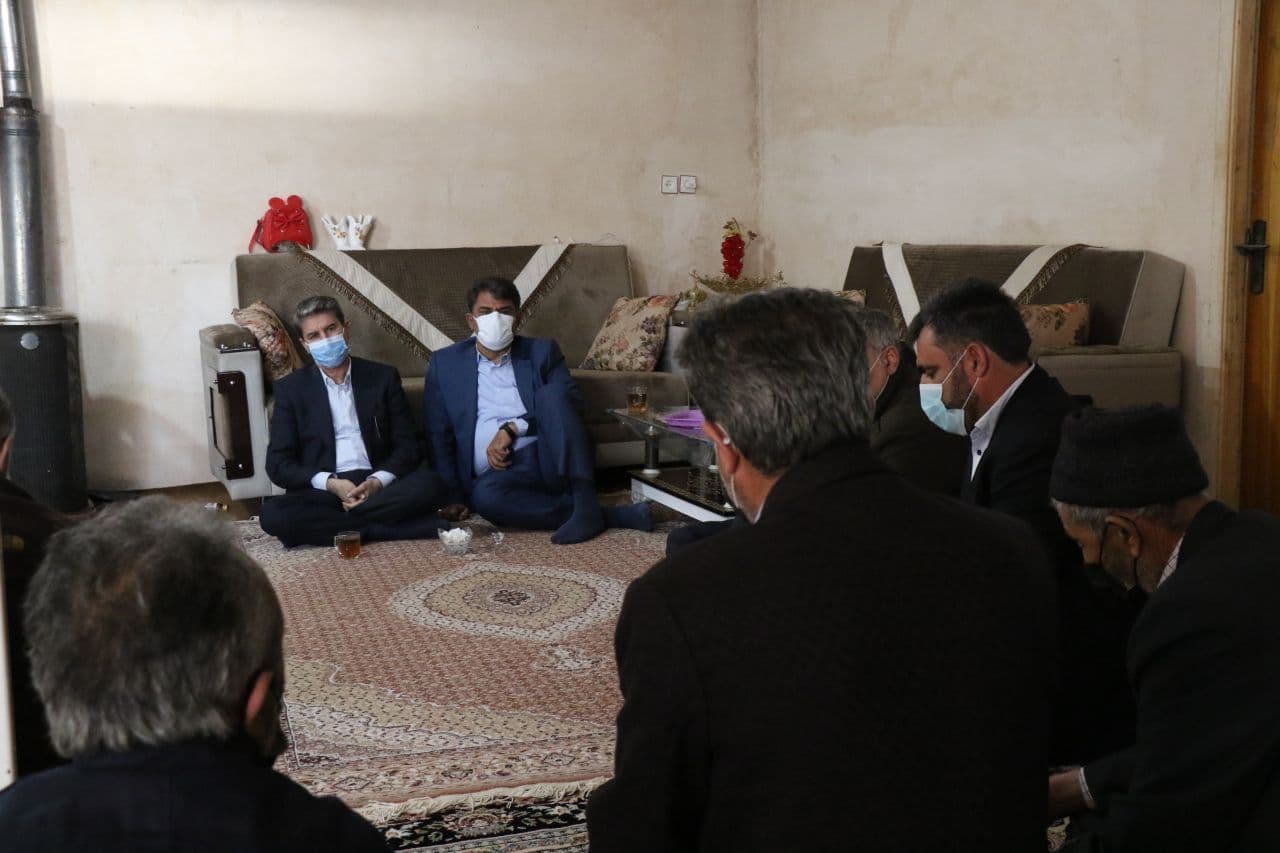 دیدار استاندار آذربایجان غربی با خانواده های آسیب دیده روستای شوریک خوی