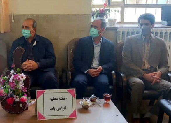 برنامه گرامیداشت مقام شامخ معلم توسط اعضای شورای اداری شهرستان خوی