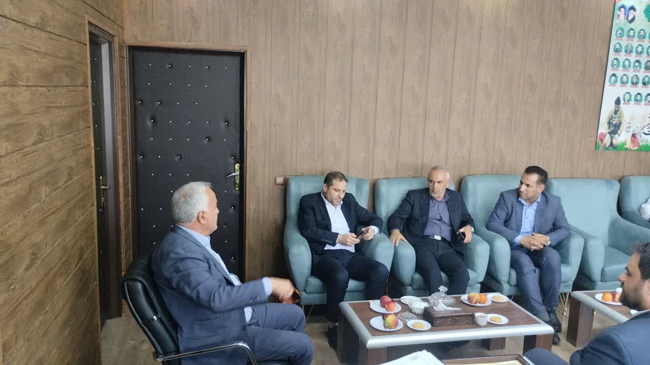 دیدار معاون امور مجلس و استانهای وزارت ورزش و جوانان با فرماندار ویژه شهرستان خوی