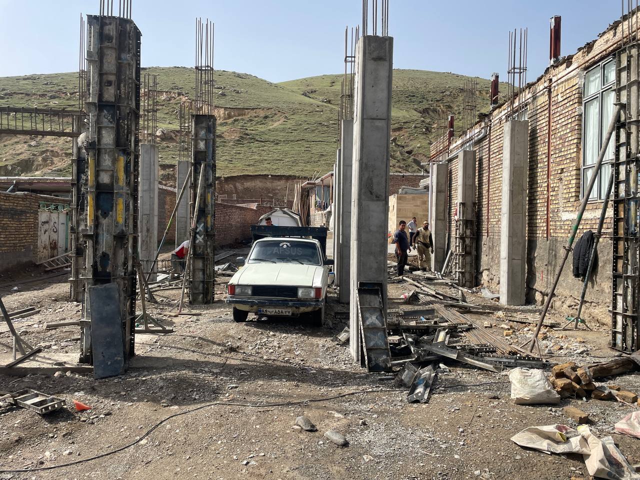 مدیریت انقلابی و بازسازی جهادی مناطق زلزله زده روستای وار