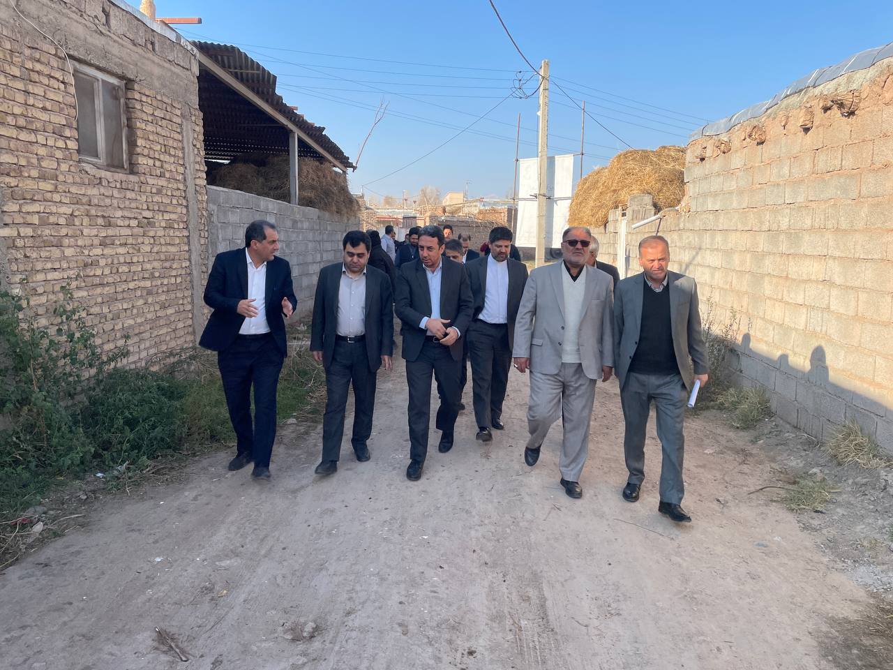 بازدید میدانی رییس هیات عامل صندوق بیمه حوادث طبیعی ساختمان از مناطق زلزله زده خوی