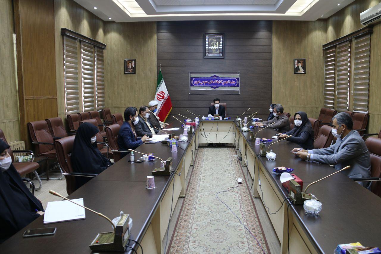 برگزاری جلسه انجمن کتابخانه های عمومی با حضور سرپرست فرمانداری شهرستان خوی و مدیرکل کتابخانه عمومی استان آذربایجان غربی