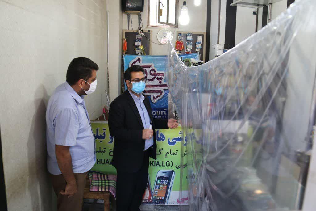 بازدید معاون سیاسی امنیتی و اجتماعی فرماندار شهرستان خوی از نحوه اجرای پروتکل های بهداشتی در بازار و صنوف مختلف