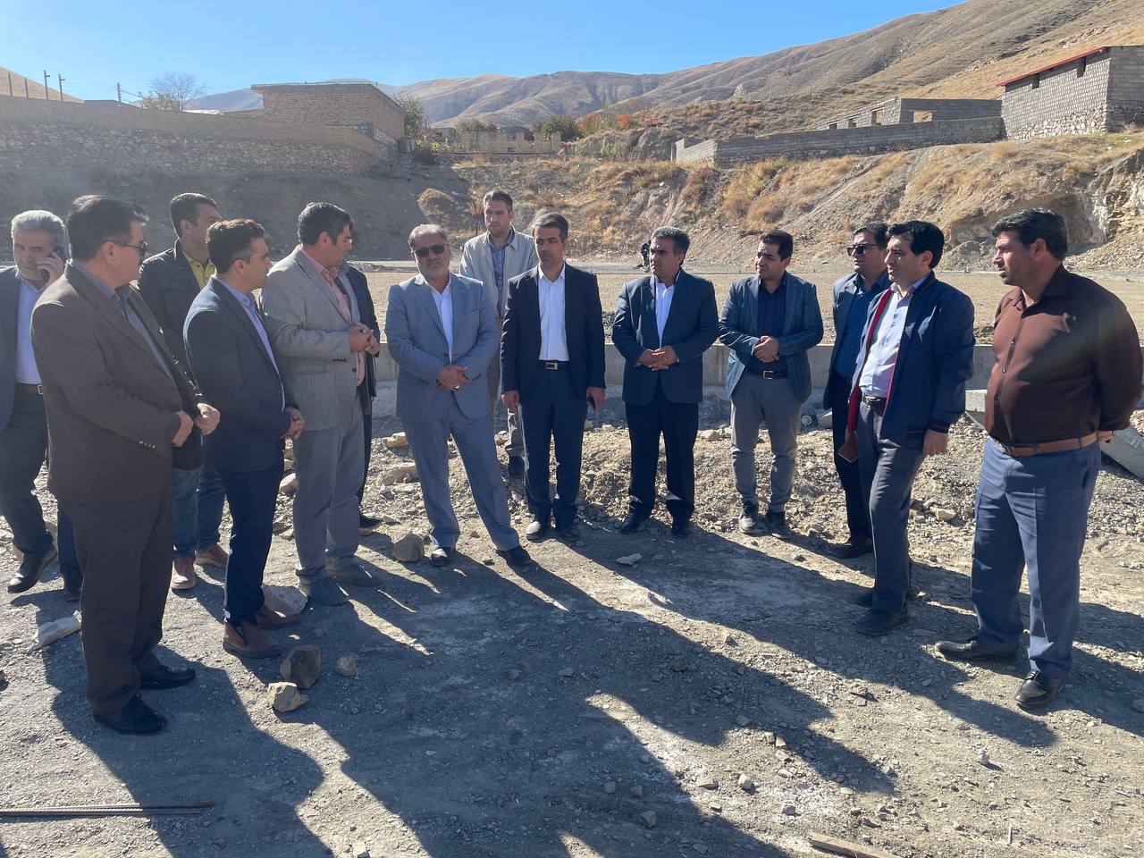 بررسی مسایل و مشکلات روستای وار