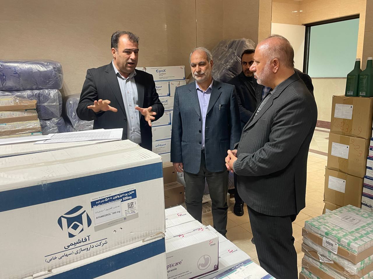 آلبوم تصویری/ بازدید فرماندار خوی از انبار دارویی بیمارستان آیت الله خویی