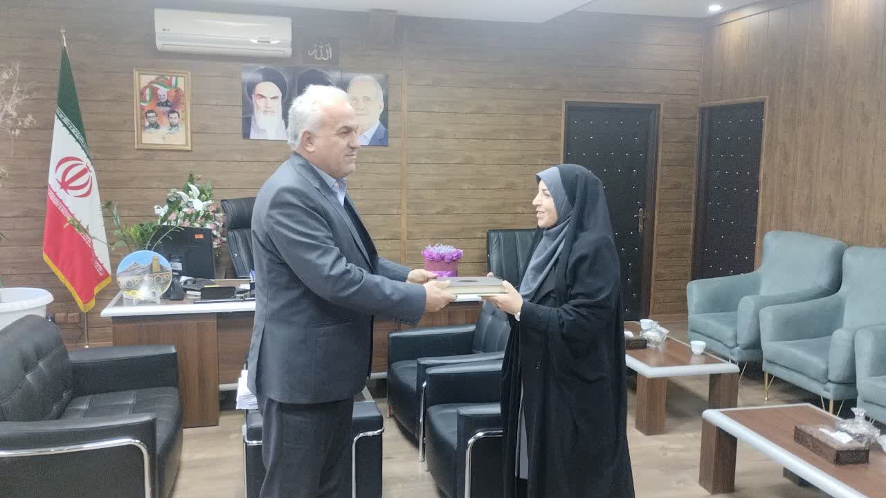 دیدار مدیرکل کتابخانه‌های عمومی آذربایجان‌غربی با فرماندار ویژه خوی