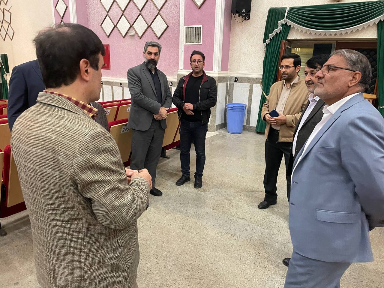 دیدار فرماندار با جمعی از هنرمندان خویی