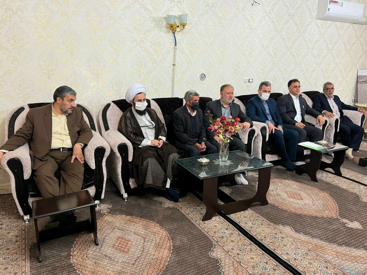دیدار فرماندار خوی با خانواده های معظم شهداء و ایثارگران