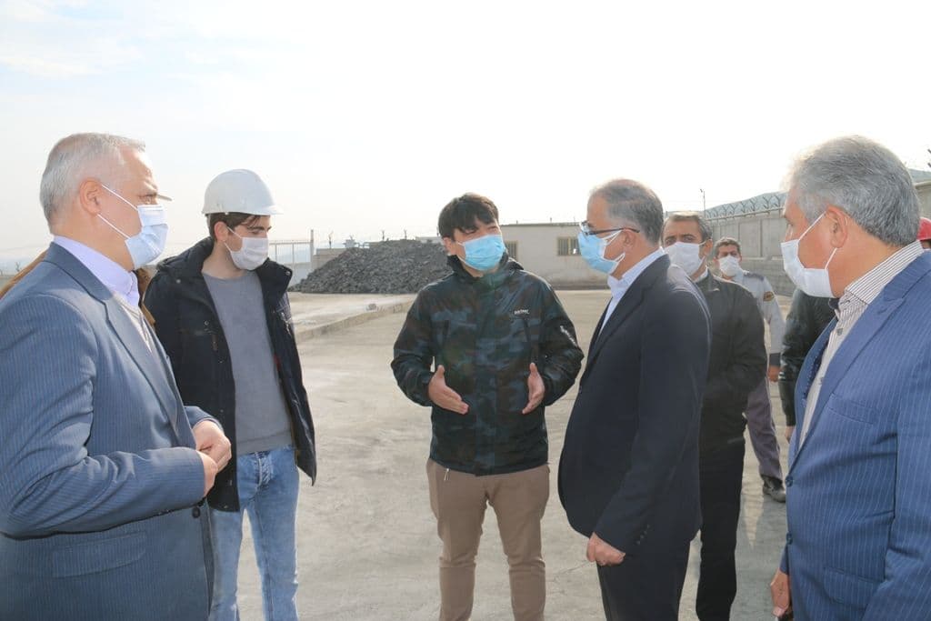 بازدید فرماندار شهرستان خوی و مدیرکل امور اقتصادی و دارایی آذربایجان غربی از کارخانه استحصال طلا در ناحیه صنعتی ایواوغلی