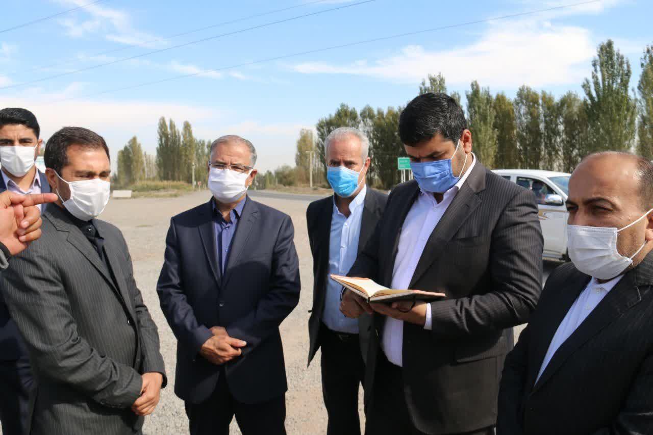بازدید رئیس امور پایش و مدیریت اطلاعات سازمان برنامه و بودجه کشور ، فرماندار شهرستان خوی و مدیران ارشد استانی از روند اجرای پروژه های عمرانی