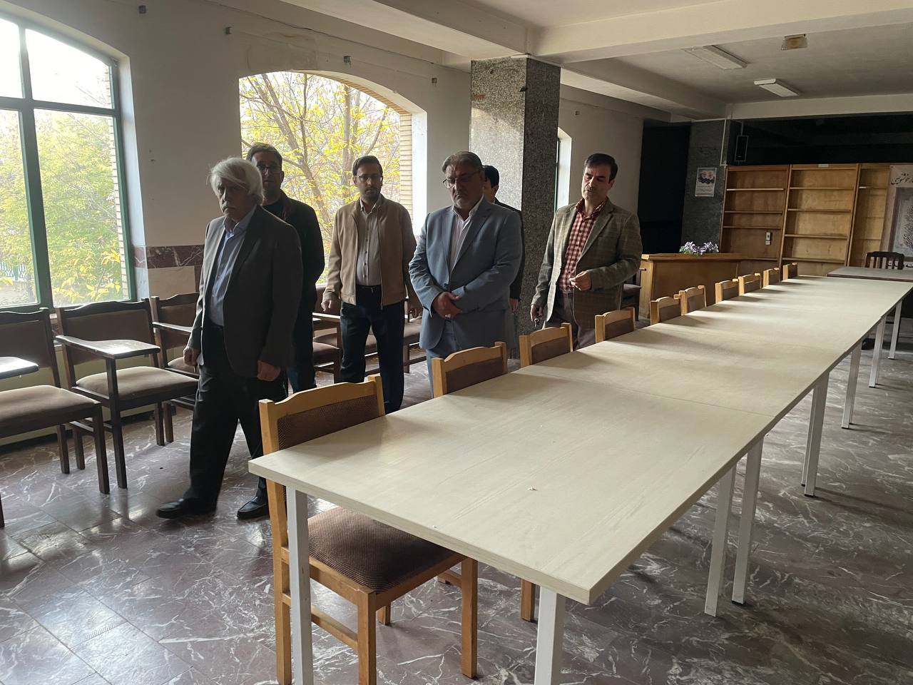 دیدار فرماندار با جمعی از هنرمندان خویی