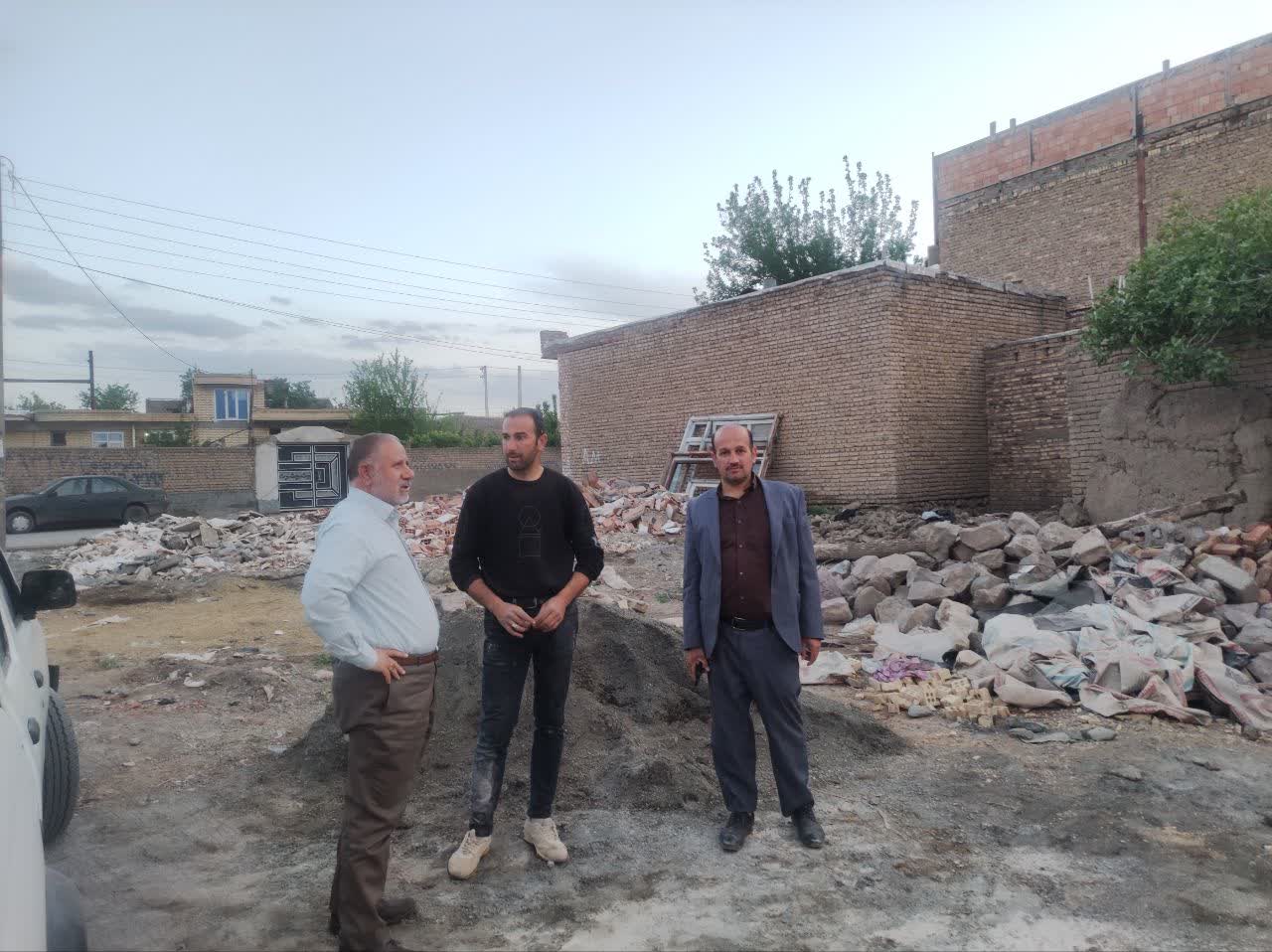 بازدید میدانی فرماندار خوی از روستاهای قریس، زاویه حسن خان و شهر فیرورق.